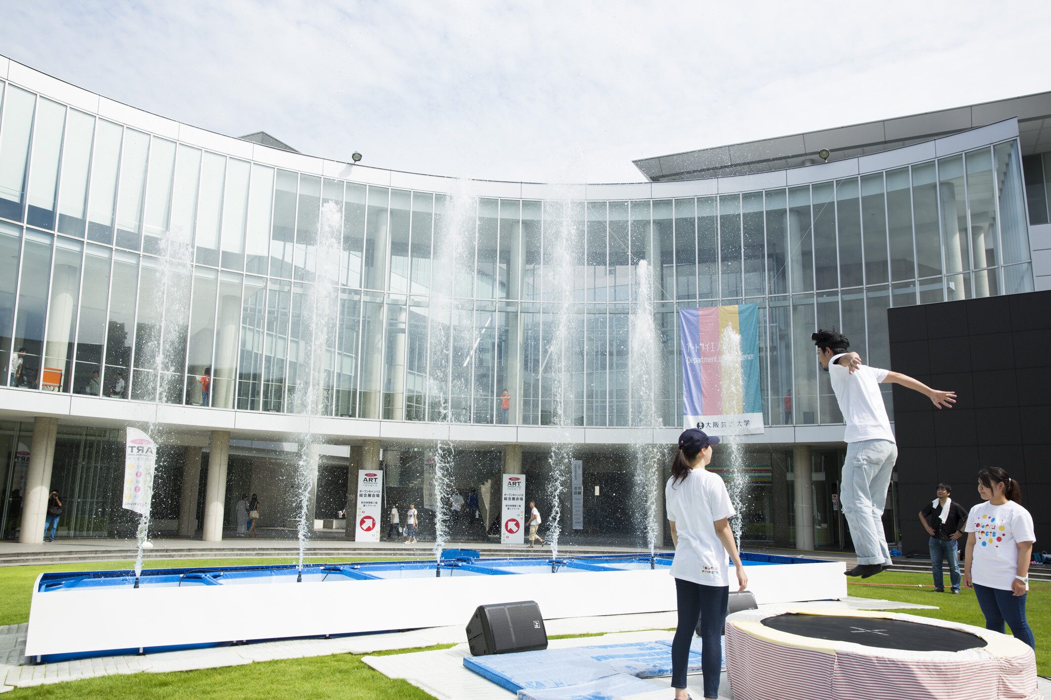 大阪 芸術 大学 偏差 値