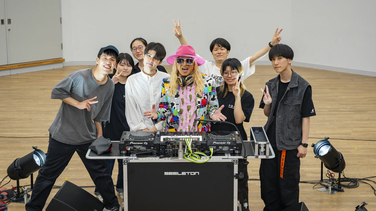 DJ KOO先生と学生たちがコラボした本格DJプレイ | TOPICS | 大阪芸術大学
